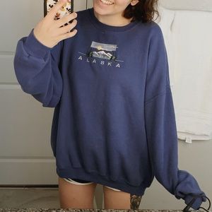 Vintage Embroidered Alaska CREWNECK Pullover